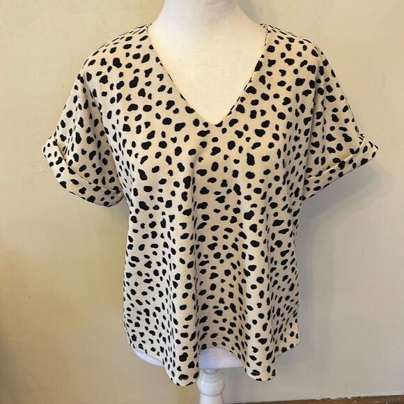 Melloday animal print short cuffed sleeve blouse Size M EUC - Picture 1 of 10
